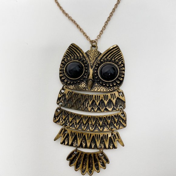 Jewelry - Owl Pendant Necklace in Brass Metal (big glossy black eyes!)